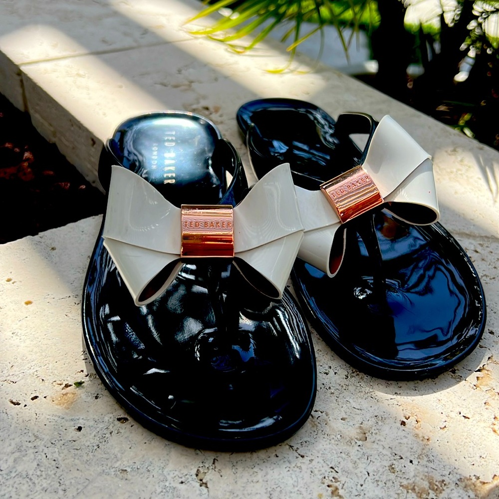 Jelly flip flops
